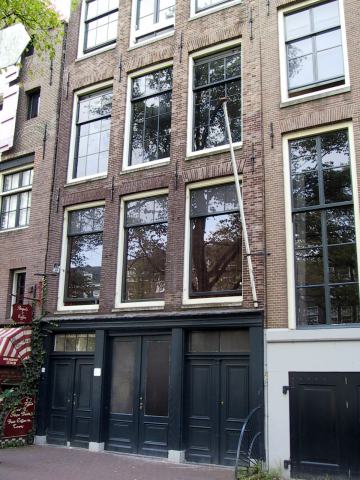  Anne Frank 