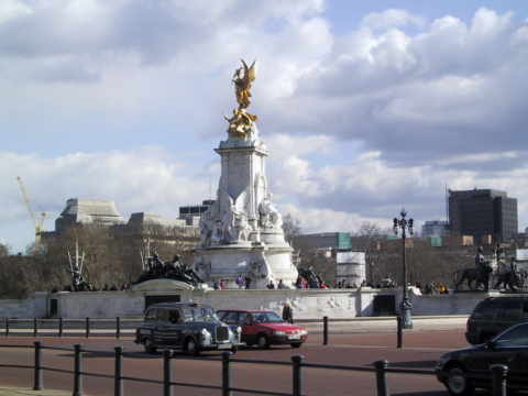  Queen Victoria Memorial 