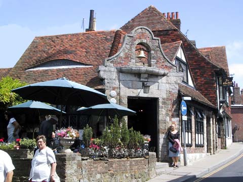  Ye Olde Bell Free House